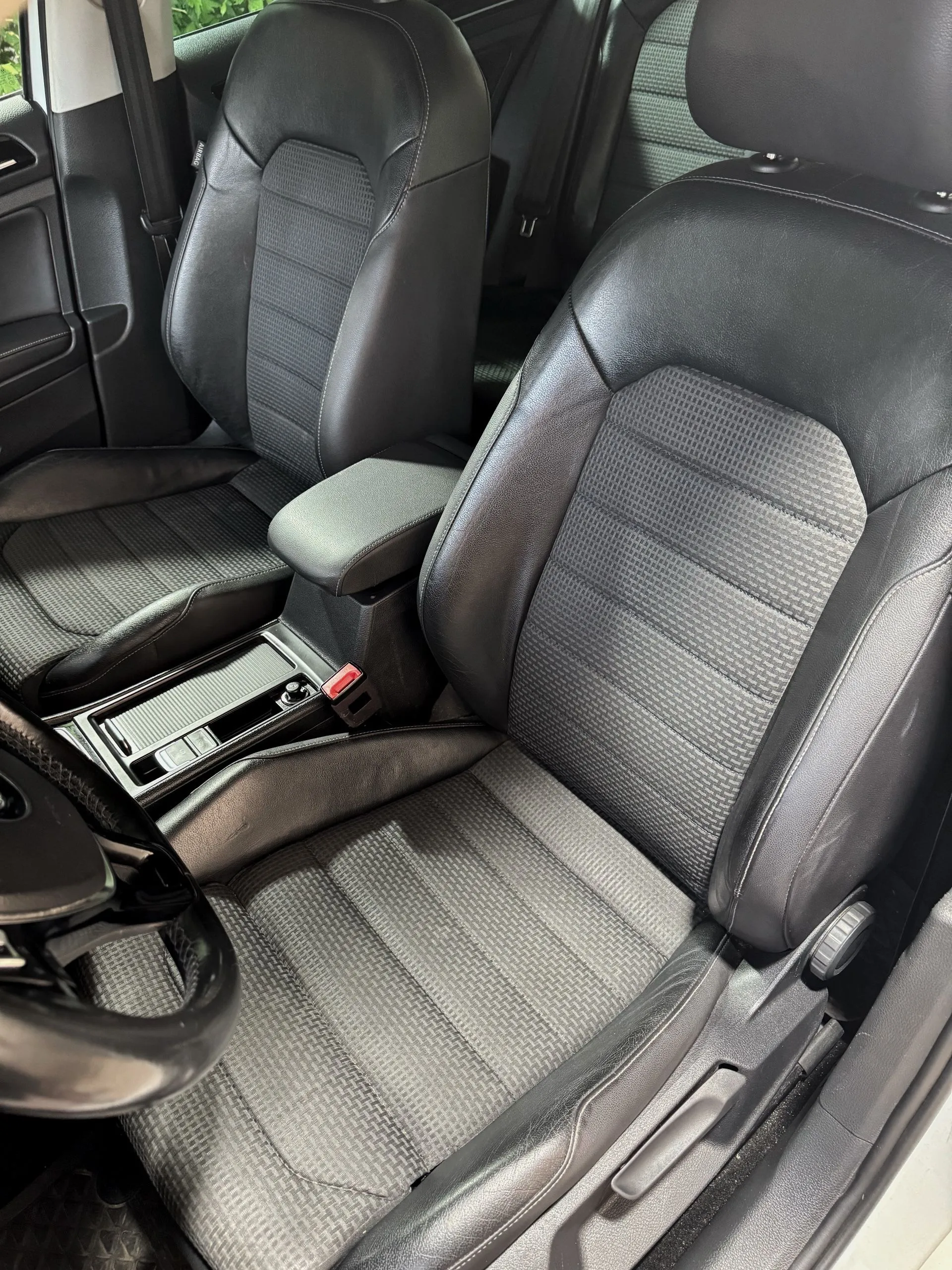 Volkswagen Golf Highline 1.6 Tdi (7. fotó)