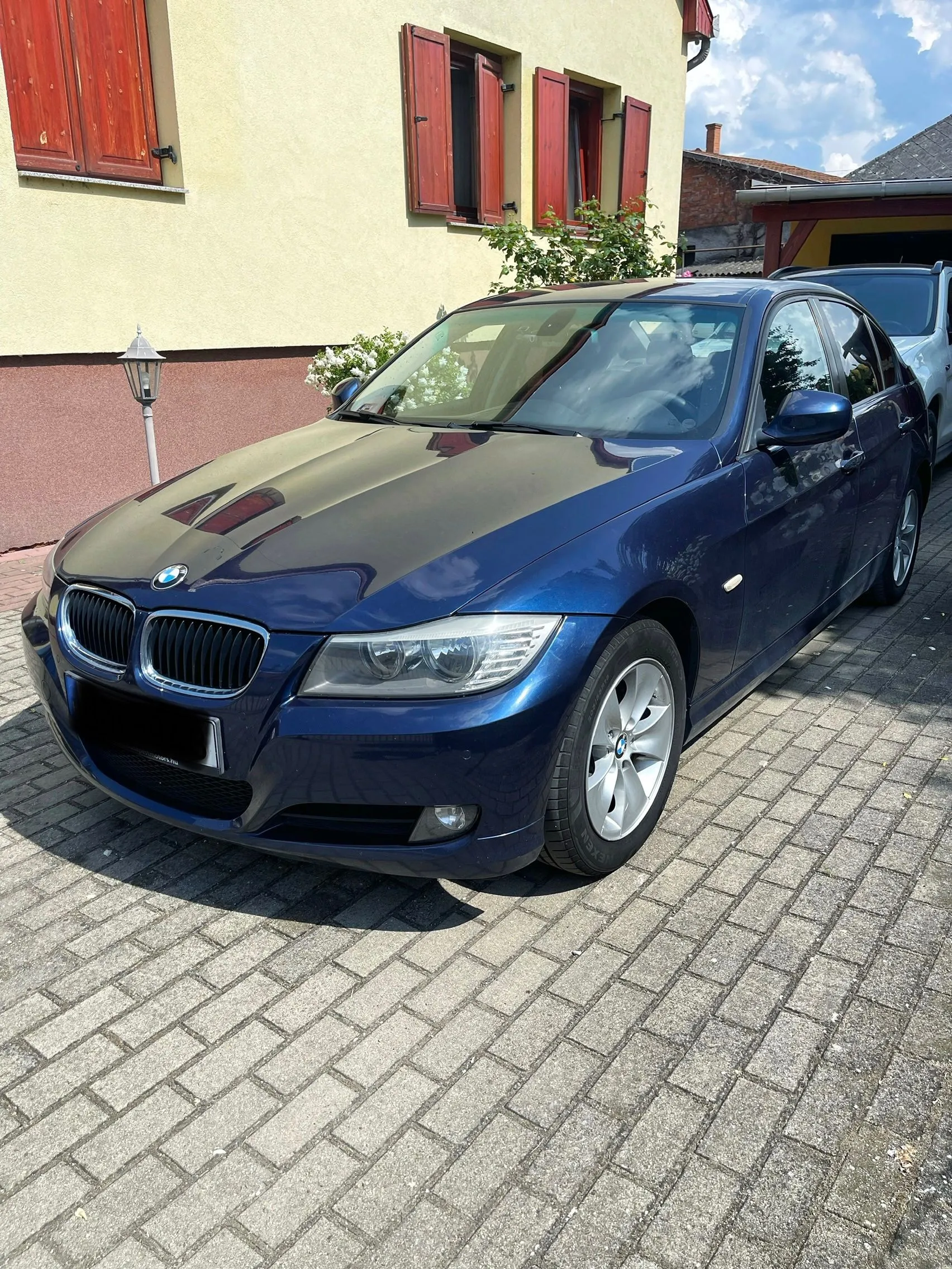 BMW E90 318d (5. fotó)