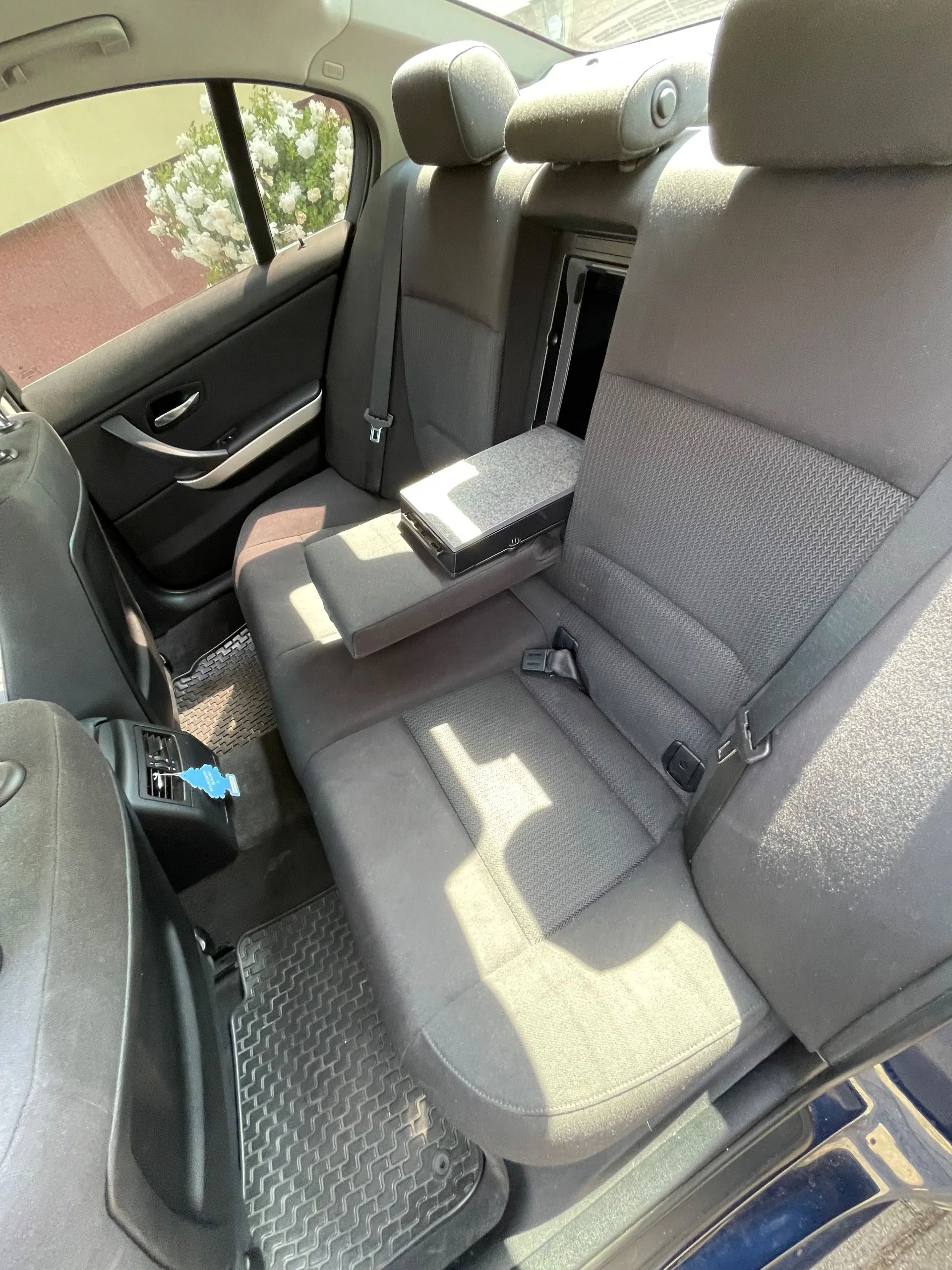 BMW E90 318d (3. fotó)